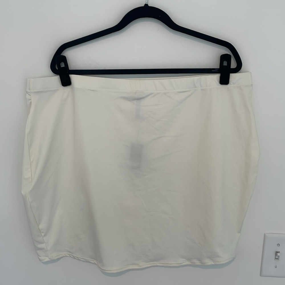 SKIMS NWT Signature Swim Tube Skirt, White/Cream - Size 4X - Picture 3 of 5